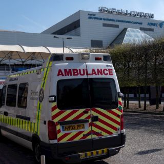 Hospitales de Londres reportan un "tsunami continuo" de enfermos