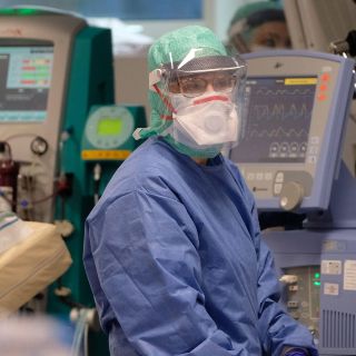 Hospital italiano prueba con éxito fármacos contra malaria y VIH para COVID-19