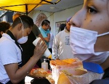 Las autoridades solicitaron a los albergues que atienden a estos grupos vulnerables que no cierren, pues los apoyos son para que sigan operando y los recursos se comenzarán a entregar en tres semanas. AP / M. Ugarte