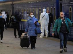 En las últimas 24 horas, hubo 46 mil 480 casos y dos mil 501 fallecimientos. EFE/S. Dolzhenko