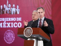 El subsecretario de Prevención y Promoción de la Salud, Hugo López-Gatell, habla durante la rueda de prensa matutina del Presidente Andrés Manuel López Obrador. EFE/J. Méndez