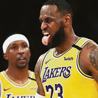 LeBron James le hace el "fuchi" a volver a Playoffs