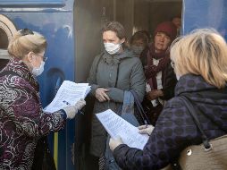 Quedará ''restringida temporalmente'' la circulación por los pasos fronterizos terrestres, ferroviarios, fluviales, peatonales y mixtos, incluidos los del sector terrestre de frontera ruso-bielorrusa. EFE / S. ilnitsky