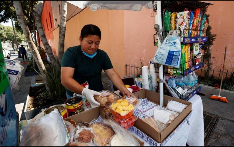 Establecen que todos los espacios deben contar con papel higiénico, agua potable, jabón antibacterial para lavado de manos, alcohol en gel y toallas de papel. EFE/J. Méndez