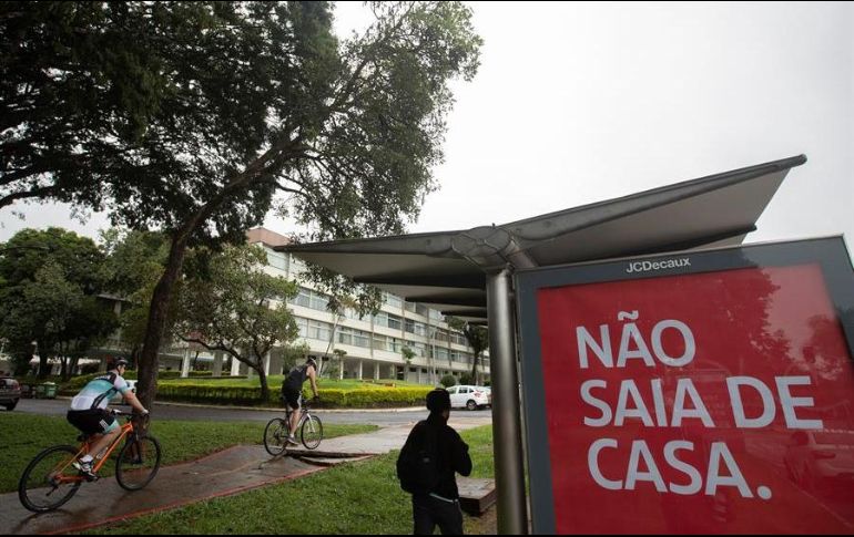 El estado de Sao Paulo, el más rico y poblado de Brasil, con unos 46 millones de habitantes, es el principal foco de la pandemia en el país. EFE/J. Alves