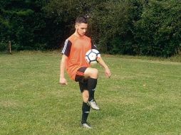 Dominio. El balón debe ser controlado con pies, muslos y cabeza. ESPECIAL