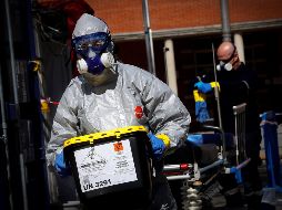 En España el incremento diario de casos confirmados y de fallecimientos es más alto que el de 24 horas antes. EFE / V. López