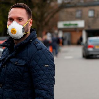 Reino Unido volvería a la normalidad en "seis meses o más"