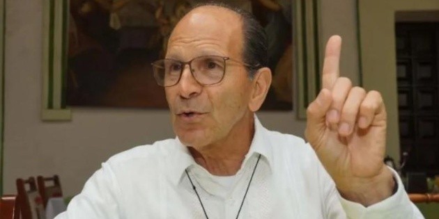 Twitter elimina mensajes del padre Solalinde por recomendar t&eacute; para COVID-19