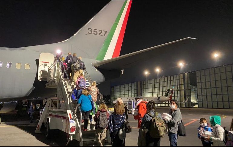 México se comprometió a enviar el Avión de la Fuerza Aérea para repatriar a una parte de los cerca de mil 500 mexicanos que están varados, y se aprovechó para trasladar a argentinos en calidad de vulnerabilidad. TWITTER / @CancilleriaARG