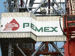 Además de los bajos precios, Pemex recibió una calificación negativa de Standard & Poor’s. AFP