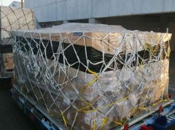 En total se recibieron 100 mil mascarillas, cinco respiradores y 50 mil kits de prueba. ESPECIAL/Centro Cultural de China