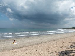 Todas las playas del país estarán cerradas. EFE/M. Nagi