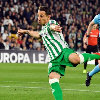 El Betis reducirá salarios de Guardado y Lainez por el COVID-19