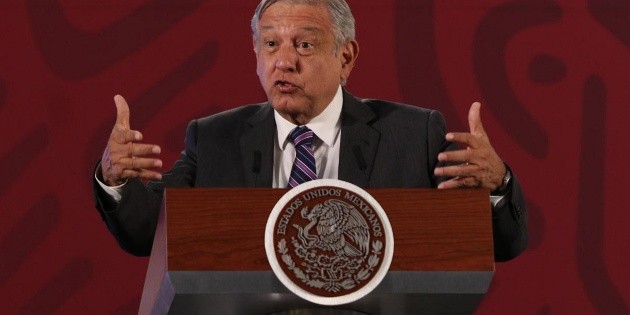 L&oacute;pez Obrador pide a gobernadores ''alinearse'' a estrategia contra COVID-19