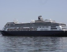El martes, la Armada retiró a un pasajero en estado crítico del crucero Marella Explorer 2 para que lo atendieran de emergencia. EFE/C. Lemos