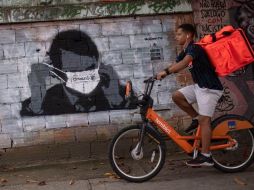 En países como Brasil ha subido la demanda de trabajadores en hospitales, supermercados, farmacias y servicios de reparto. GETTY IMAGES