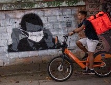 En países como Brasil ha subido la demanda de trabajadores en hospitales, supermercados, farmacias y servicios de reparto. GETTY IMAGES