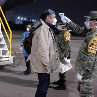 Llegan a México 280 connacionales repatriados de Argentina