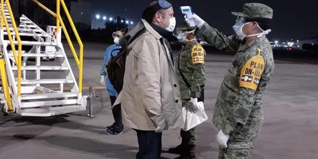 Llegan a M&eacute;xico 280 connacionales repatriados de Argentina