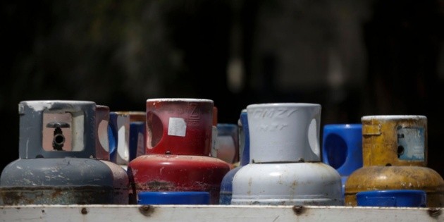 Bajan gasolinas, pero cilindro de gas sube 23 pesos