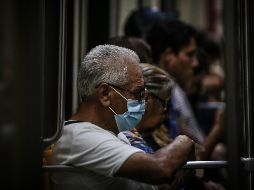 Se ha polemizado sobre el uso del cubrebocas para prevenir el coronavirus, pues, para algunos, puede generar una sensación de seguridad entre las personas que podría hacerles descuidar otras medidas. EL INFORMADOR / ARCHIVO