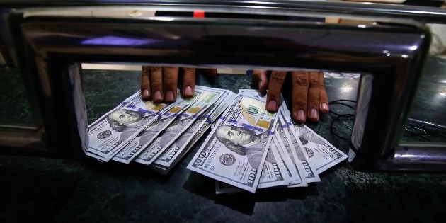 Se dispara desempleo en EU; llega a 6.6 millones