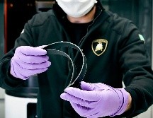 El fabricante de autos de lujo Lamborghini produce visores de protección médica en su planta en de Sant'Agata Bolognese, Italia. AFP/Lamborghini
