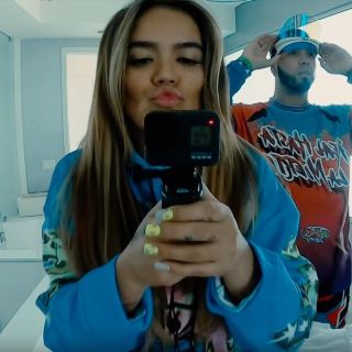 Karol G y Anuel AA estrenan "Follow", canción grabada en la cuarentena