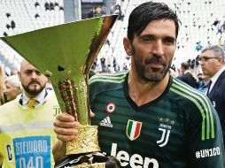 Posible adiós. La carrera del mítico arquero italiano es una de las que está en riesgo de terminar tras la pandemia. EFE