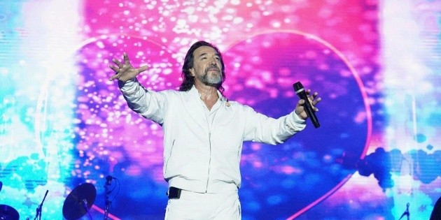 Marco Antonio Sol&iacute;s comparte en Internet concierto ''Por amor a Morelia''