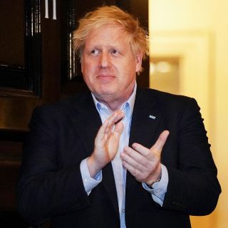 Boris Johnson aún tiene síntomas de COVID-19