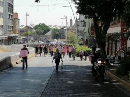 El contingente partió poco antes del mediodía sobre avenida Javier Mina desde el cruce de la calle 66. TWITTER / @JaliscoVial