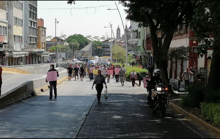 El contingente partió poco antes del mediodía sobre avenida Javier Mina desde el cruce de la calle 66. TWITTER / @JaliscoVial