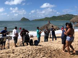 Con el apoyo de helicópteros, se inició una vigilancia área para evitar que vacacionistas ingresen a las playas. AFP/ARCHIVO