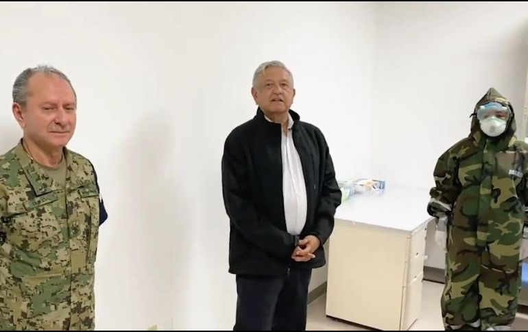 López Obrador realizó un recorrido de supervisión por una sala del hospital de la Marina-Insabi, que atenderá a enfermos críticos del COVID-19 en la sede de la Armada de México. TWITTER/@lopezobrador_