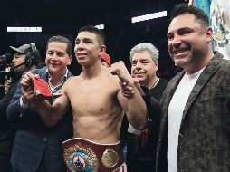 CERCANÍA. Fernando Beltrán (izq.) dice que la relación con Óscar de la Hoya (der.) facilitaría el combate. IMAGO7