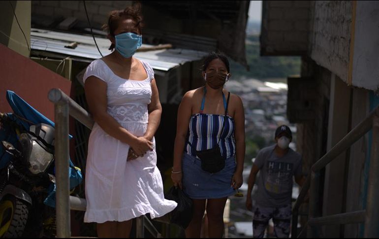 Bertha y su familia viven en un cerro en el norte de Guayaquil.