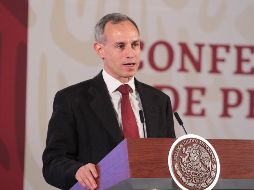 López-Gatell detalla que entre el equipo médico que llegará el país están 50 oxímetros, 11 ventiladores, 54 monitores, dos rayos X portátiles y 44 camas de terapia intensiva. NTX / G. Durán