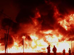 La SGIRPC realizó la evacuación de alrededor de 200 personas que habitaban en los alrededores. EFE/J. Pazos
