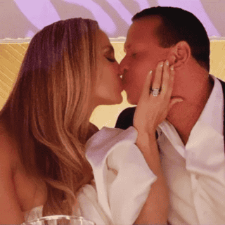 Jennifer López suspende su boda con Alex Rodríguez por el coronavirus