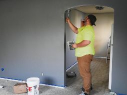 ENTRETENIDO. Hacer reparaciones en casa toma su tiempo, pero también puede ser divertido. ESPECIAL