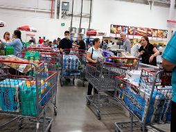 Los ''grandes ganadores'' del confinamiento y que todavía son adquiridos por los mexicanos son el papel higiénico con un aumento en sus ventas de 37%, atún (71%), leche (23%), detergente para ropa (26%) y galletas (31%). EFE / ARCHIVO