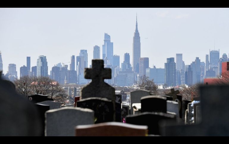 Las solicitudes de servicios en los cementerios de Nueva York se han disparado debido a la pandemia de covid-19. GETTY IMAGES