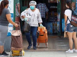 El país reporta cuatro mil 342 contagios a nivel nacional, unos mil 388 más que ayer. EFE/P. Aguilar