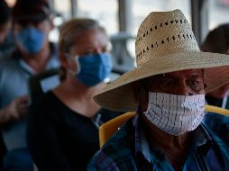 El gobierno del Estado aclaró que el cubrebocas solo disminuye los riesgos en lugares públicos de extrema necesidad. EL INFORMADOR / F. Atilano