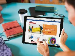 A DISTANCIA. A través de los dispositivos electrónicos, los clientes pueden consumar sus operaciones en el sitio de Famsa.