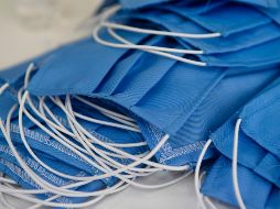 Ebrard rechazó que México le haya recomprado a China cubre bocas que en febrero le vendió. AFP / ARCHIVO