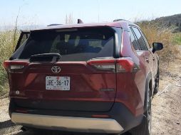 se reportó el hallazgo de una camioneta Toyota Rav4 tinta en un predio junto a un cuerpo de agua conocido como La Presita. ESPECIAL