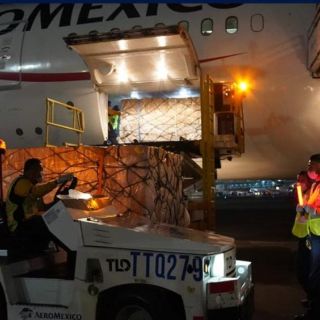 Llega a México segundo cargamento con insumos procedente de China